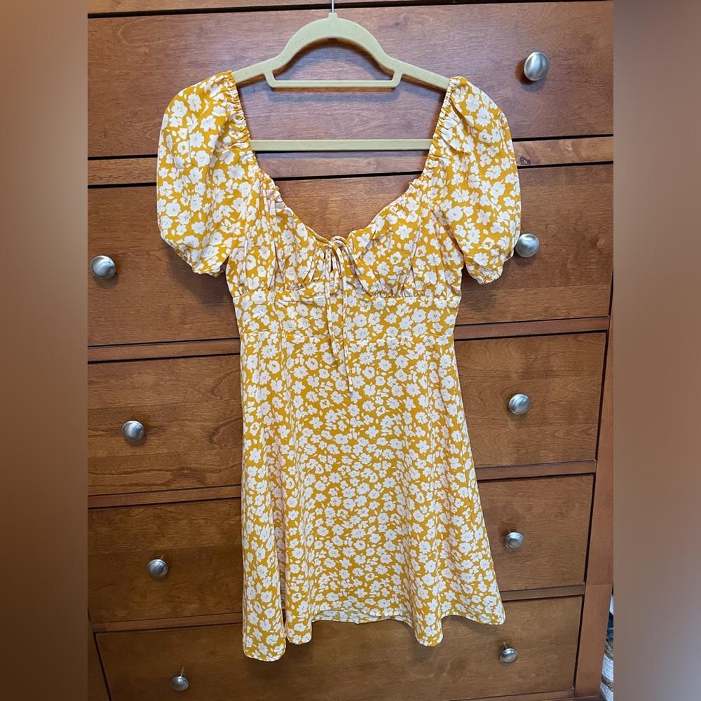 WORN ONCE - ASTR THE LABEL Yellow and White Floral Print Dress